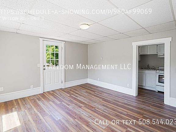 3rd image of 62 Willow Rd APT 3