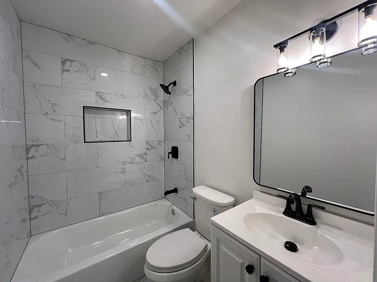 2513 Roanoke Ave — Photo 7