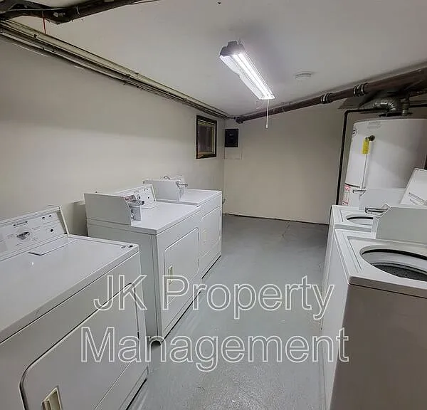 2027 Smelter Ave NE #6 — Photo 18
