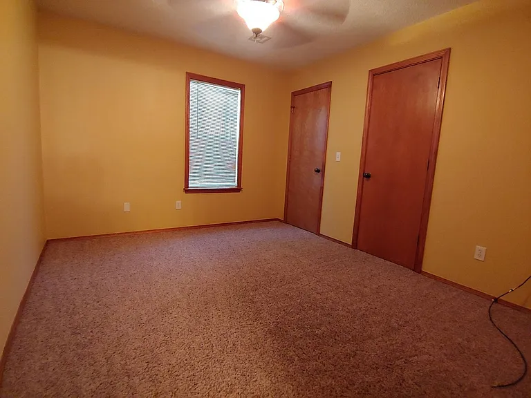 2112 Ford St — Photo 8