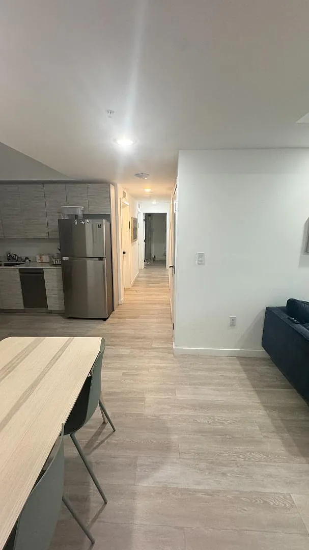 542 SW 7th St - 310 (Furnished Room) — Photo 2