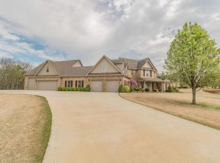 516 Candlelight Cir, Springdale, AR 72762