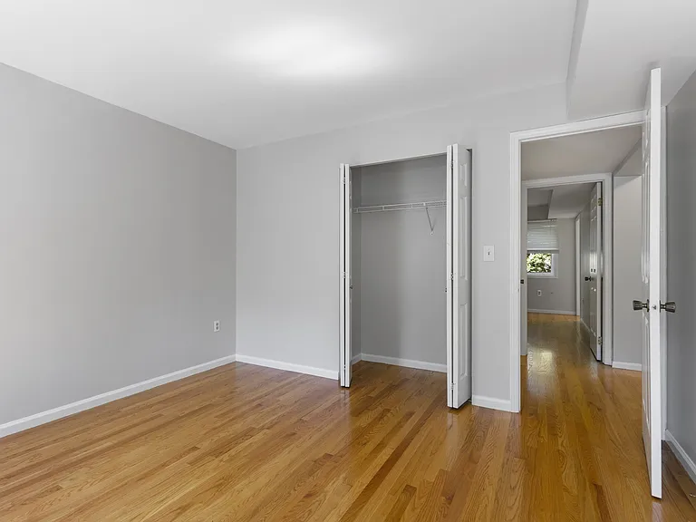 8 Locust Ln #4 — Photo 20