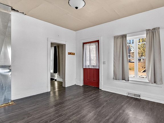 2nd image of 23965 Washington St