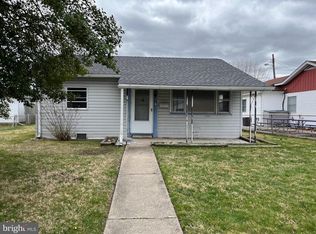 24 Dihedral Dr, Middle River, MD 21220