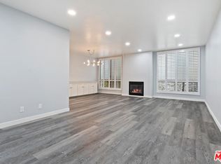 927 N Kings Rd APT 107, West Hollywood, CA 90069