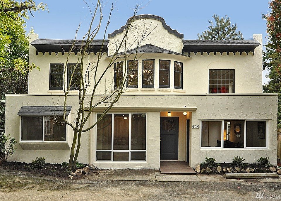 Gorgeous 1930s Carriage House.