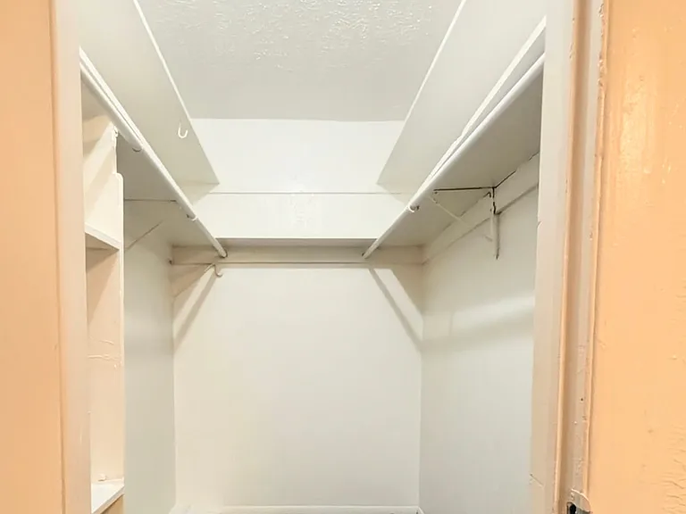 4810 Gaston Ave — Photo 11