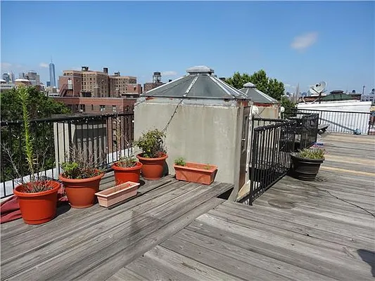 Rented by R New York | media 8