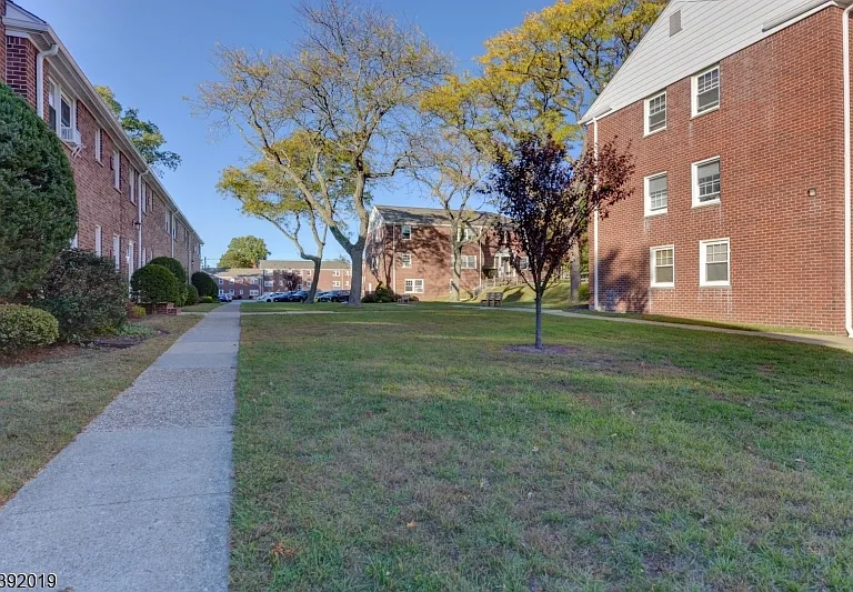 255 Bogert Rd #2A — Photo 20