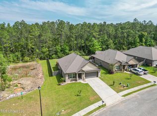 5323 Overland Dr, Biloxi, MS 39532
