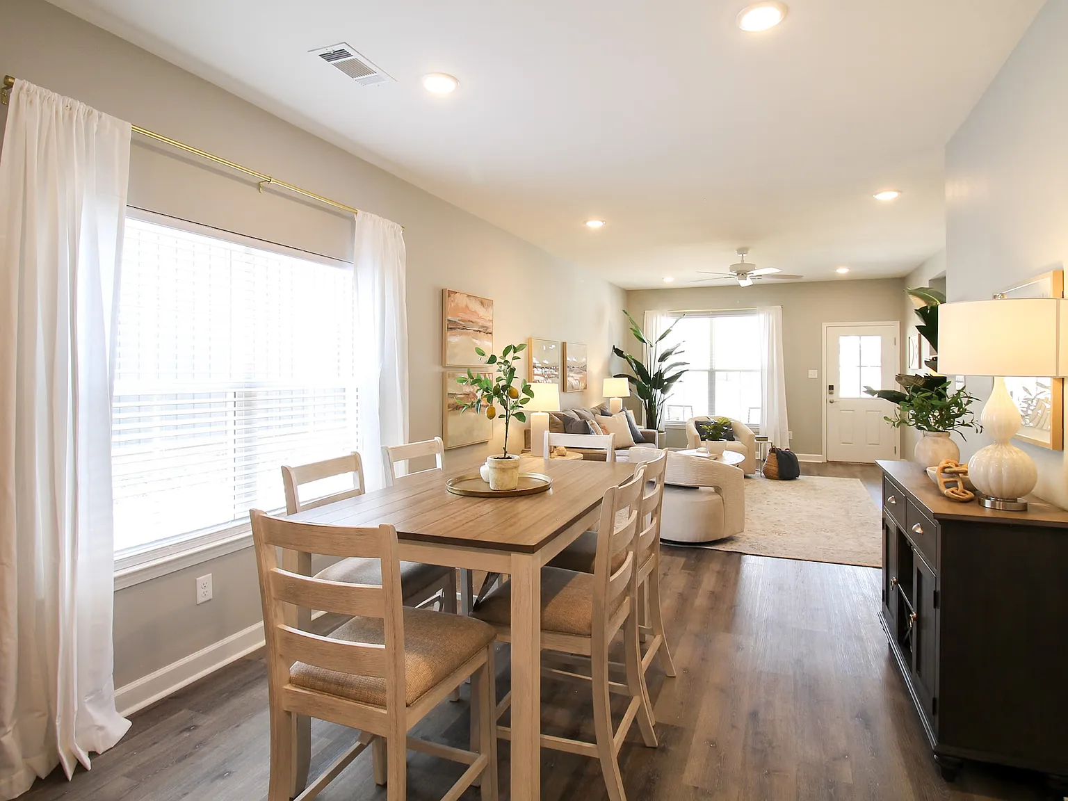 3 bed, 1496 sqft, $1,850 — Photo 4