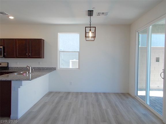 5th image of 5403 El Nevero St