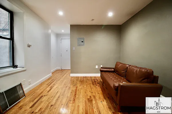 Rented by Hagstrom Management Inc | media 30