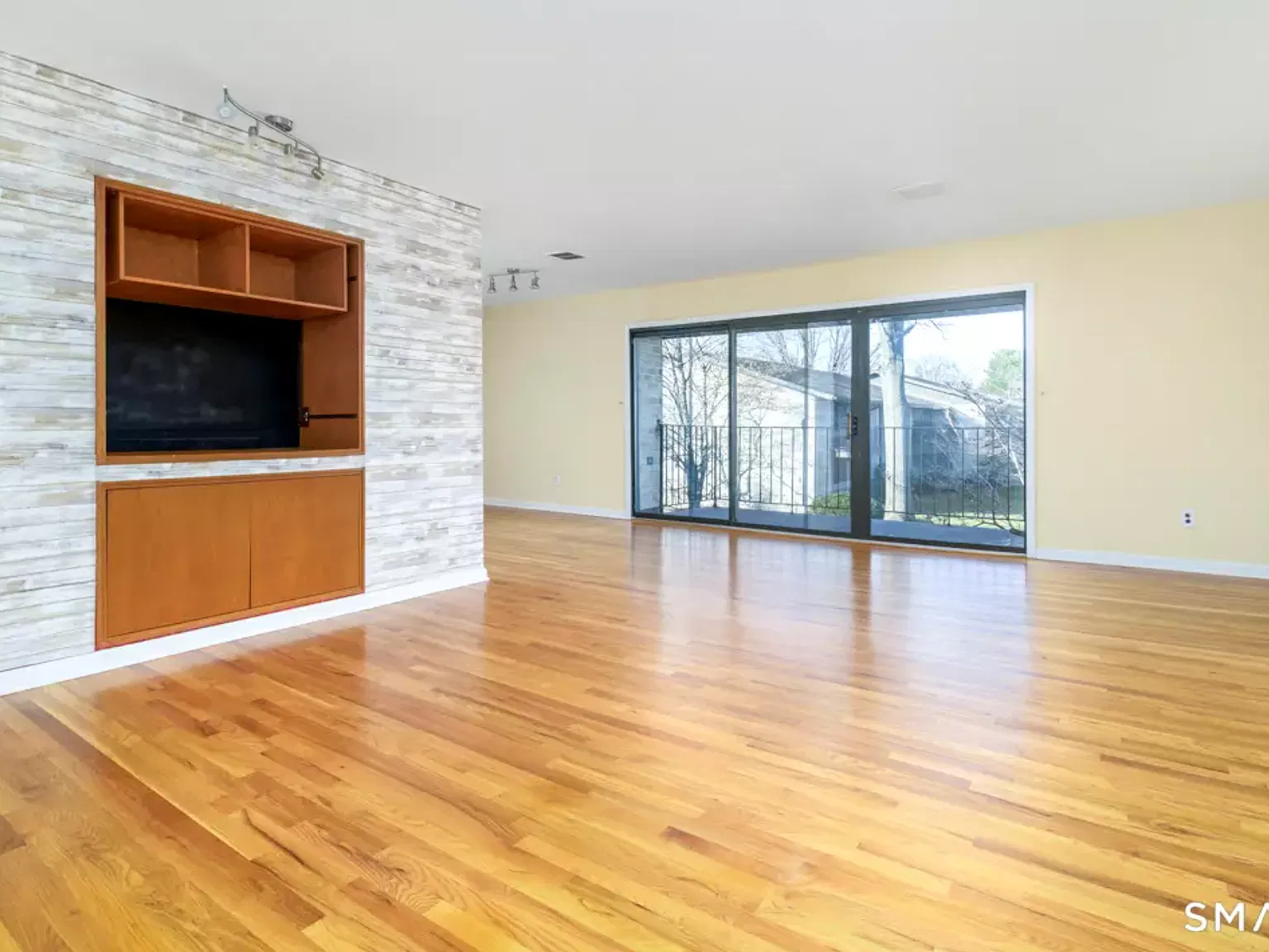 2 bed, 1.5 bath, 1202 sqft, $3,000 — Photo 4