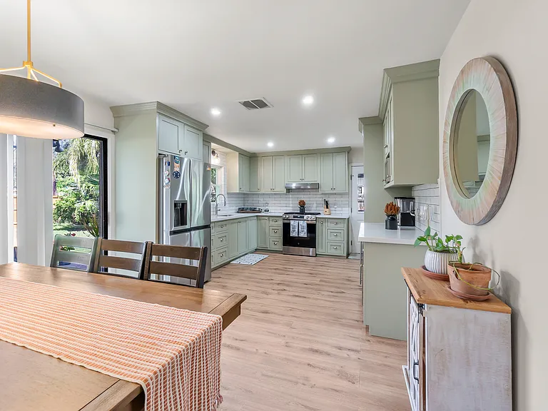 806 Florida Ave — Photo 13