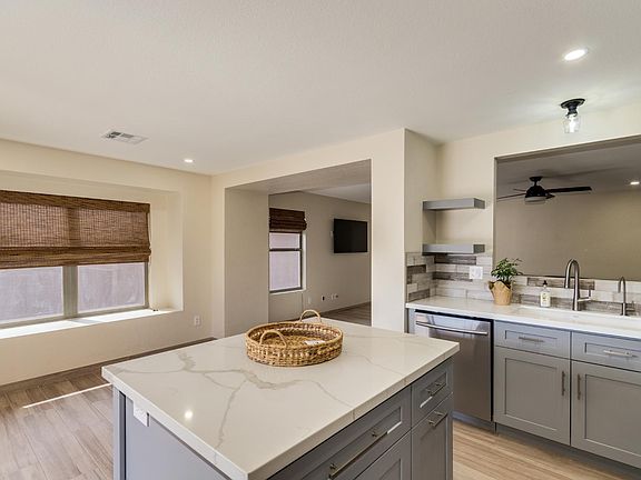 3rd image of 5029 E Dale Ln