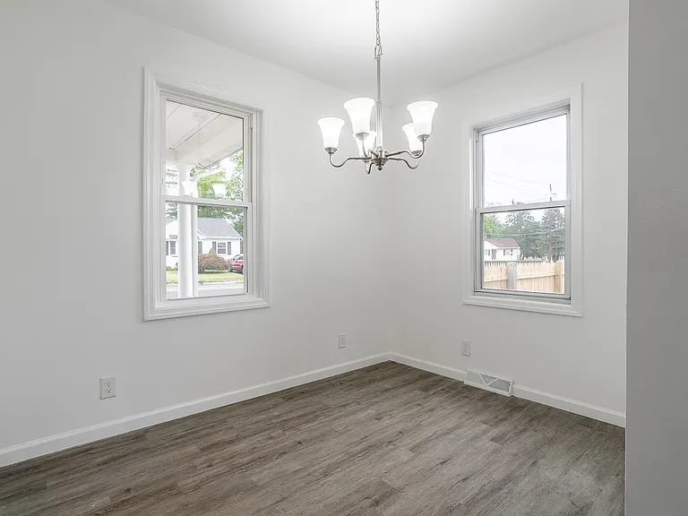 129 S Coles Ave — Photo 9