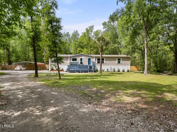 43 Honeysuckle Ln, Beaufort, SC 29907