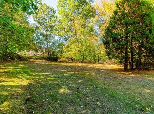 24 Mathieu St, Taftville, CT 06380