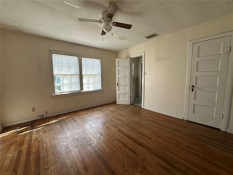 214 1/2 W Heard St #C — Photo 8
