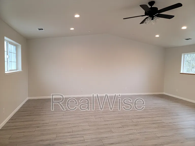 344 W Selmar Ct — Photo 22