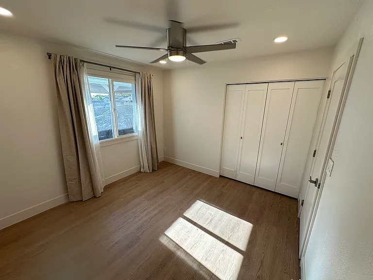 903 E Hermosa Dr — Photo 13