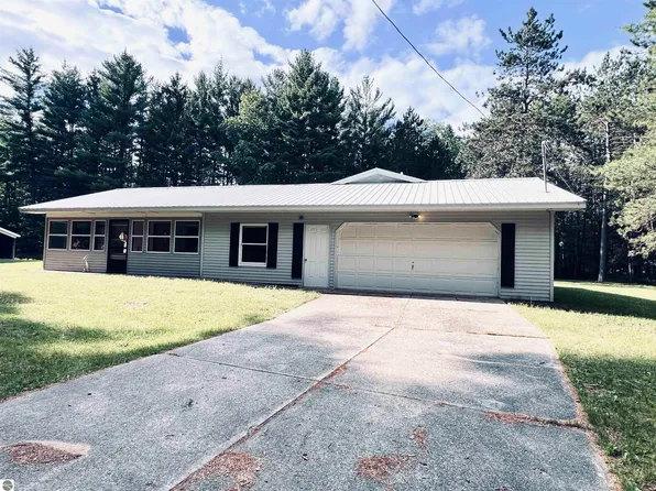 5905 E Moorestown Rd, Lake City, MI 49651