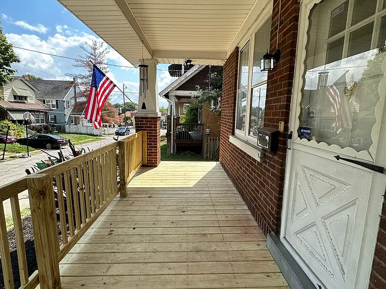 3415 Larue Ct — Photo 3