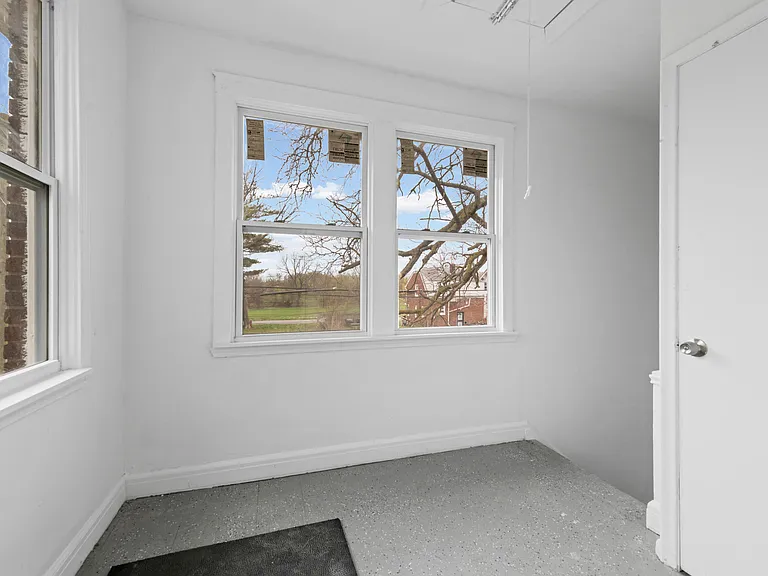 13496 Hazelridge St — Photo 12