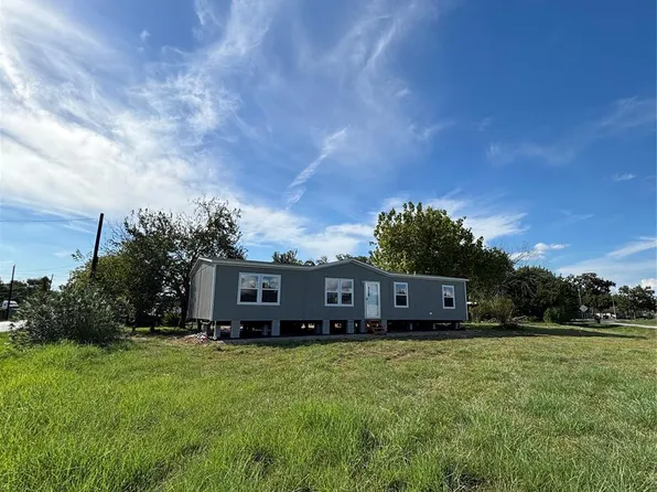 123 Reuben White Dr, Crosby, TX 77532