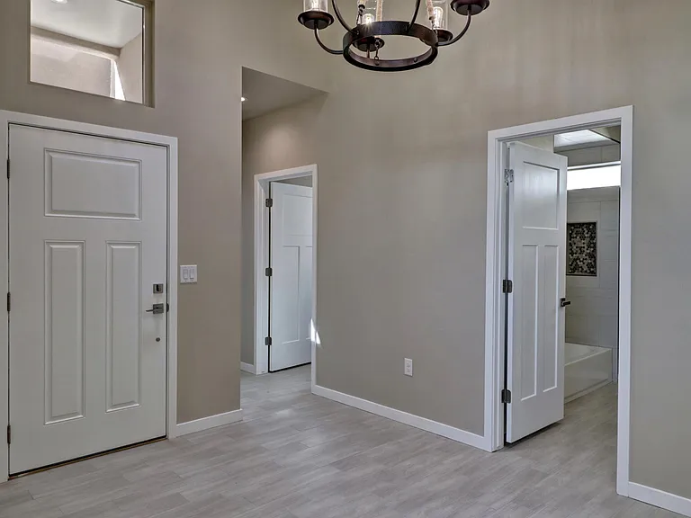 4607 Melrose Rd — Photo 3