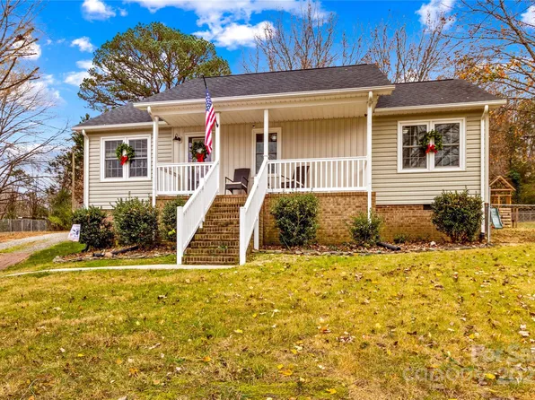 425 Cove Ln, China Grove, NC 28023