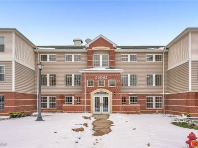 23002 Chandlers Ln APT 223, Olmsted Falls, OH, 44138