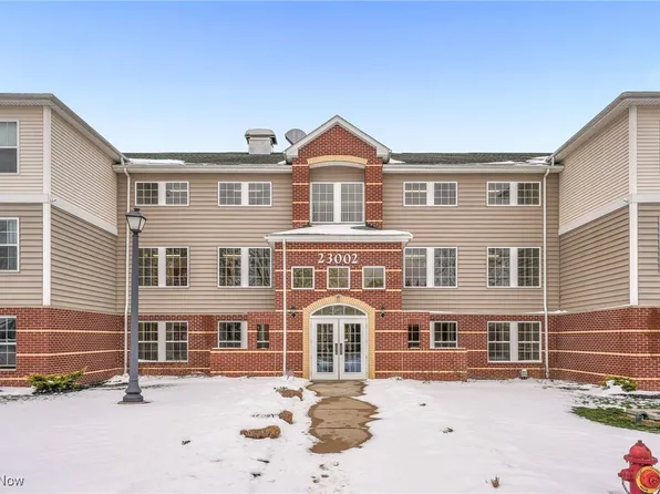 23002 Chandlers Ln APT 223, Olmsted Falls, OH 44138