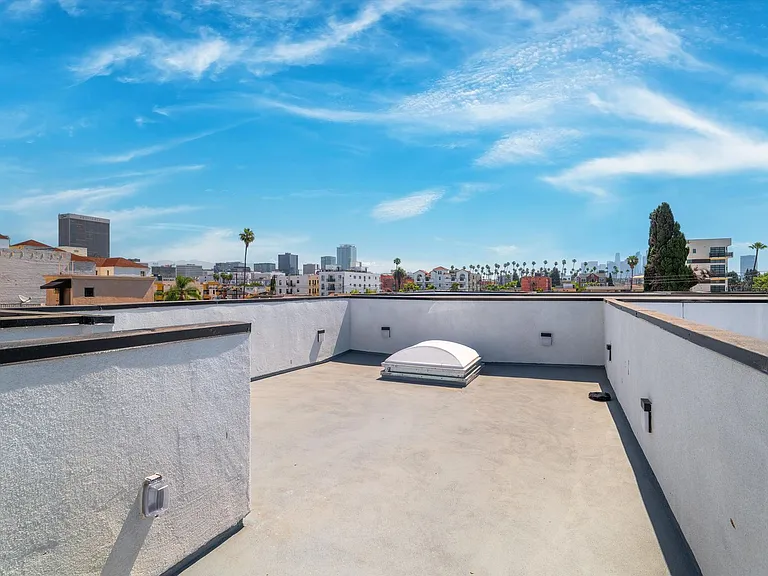 926 S Harvard Blvd — Photo 13