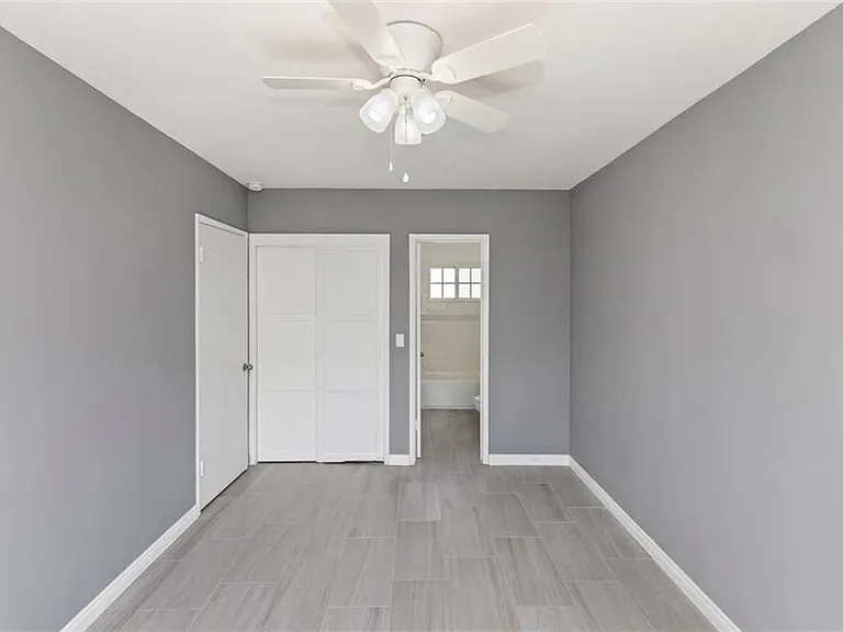 433 N Basque Ave — Photo 4