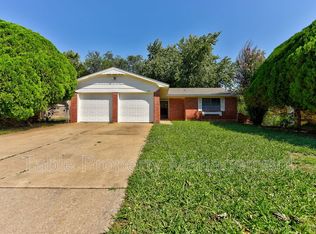 209 W Shadywood Dr, Midwest City, OK 73110