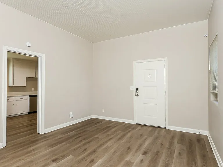 5220 Seaspray Ave — Photo 8