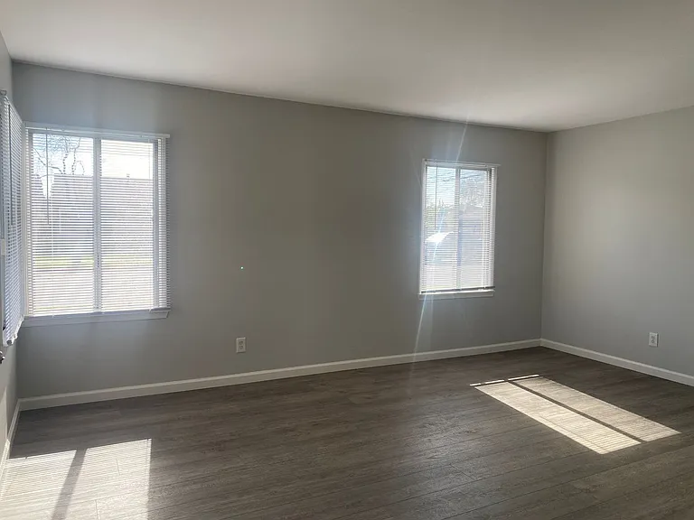 2245 Granada Ave — Photo 4
