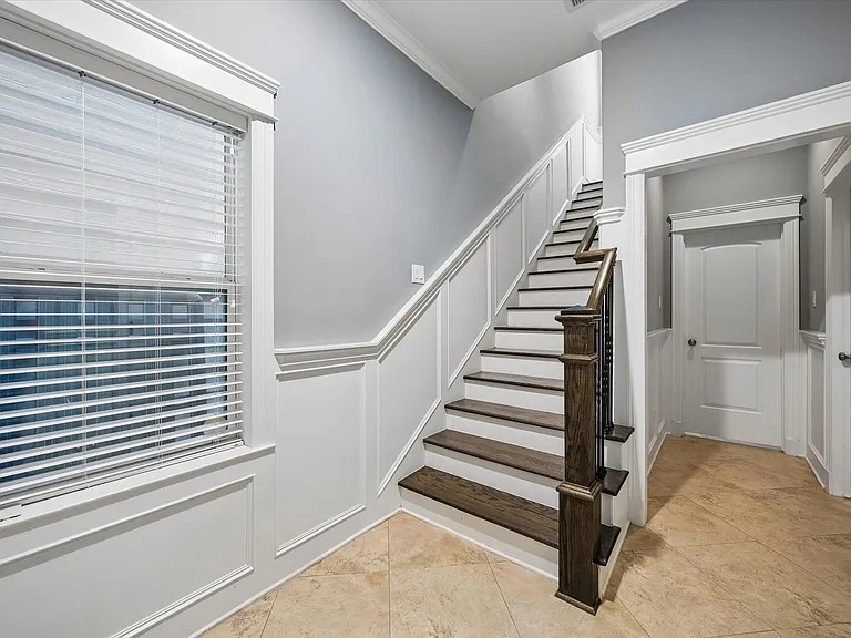 609 Rutland St #B — Photo 7