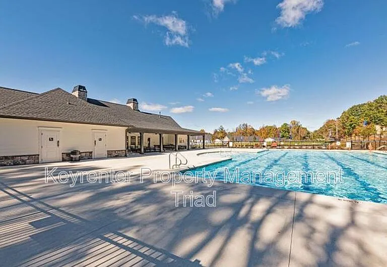 1122 Banworth Ct — Photo 3