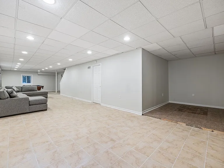 722 Aster Dr — Photo 32