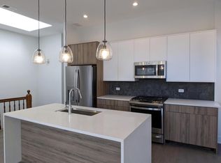 2118 W Belmont Ave #3, Chicago, IL 60618