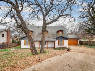 2800 Crowley Ct, Arlington, TX 76012