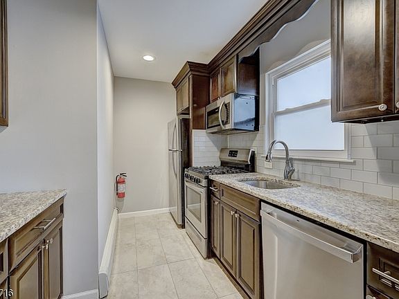 4th image of 59 Roseland Ave APT 21