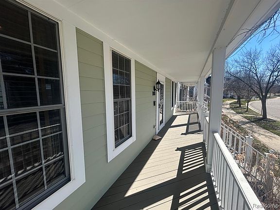 5th image of 42567 Whitman Way
