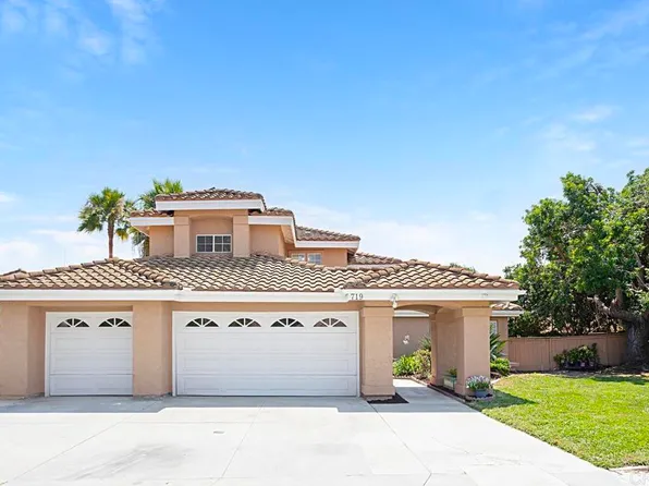 719 Marsopa Dr, Vista, CA 92081