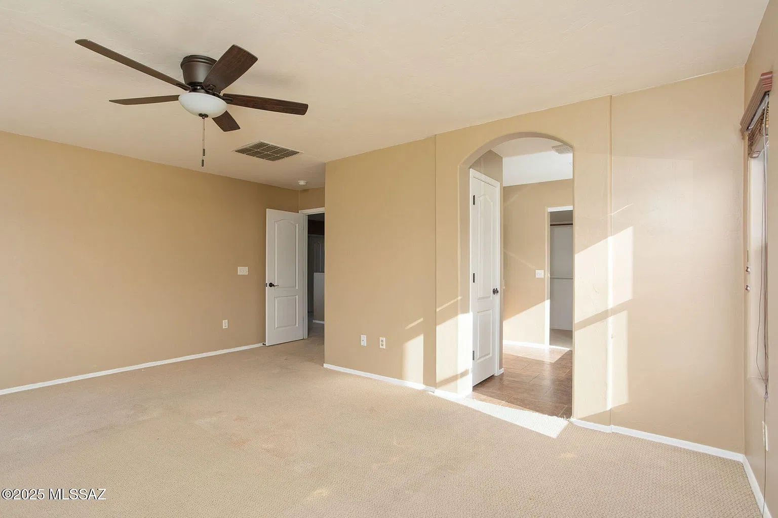 4 bed, 2276 sqft, $2,200 — Photo 4
