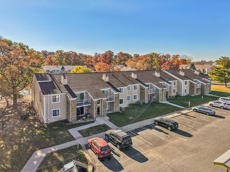 Twyckenham Apartments — Photo 38